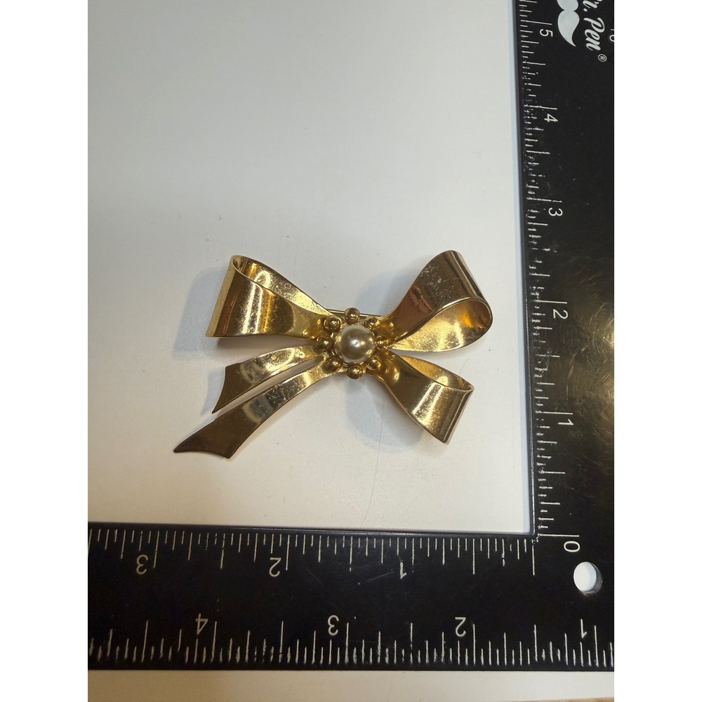 Coro Gold Tone Bow Brooch Faux Pearl Center Vintage Costume Jewelry Pin